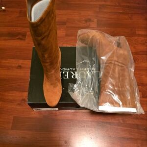Ralph Lauren Artizan Suede Boot. Size 7. Boxed. Mid Calf. Floor Sample!